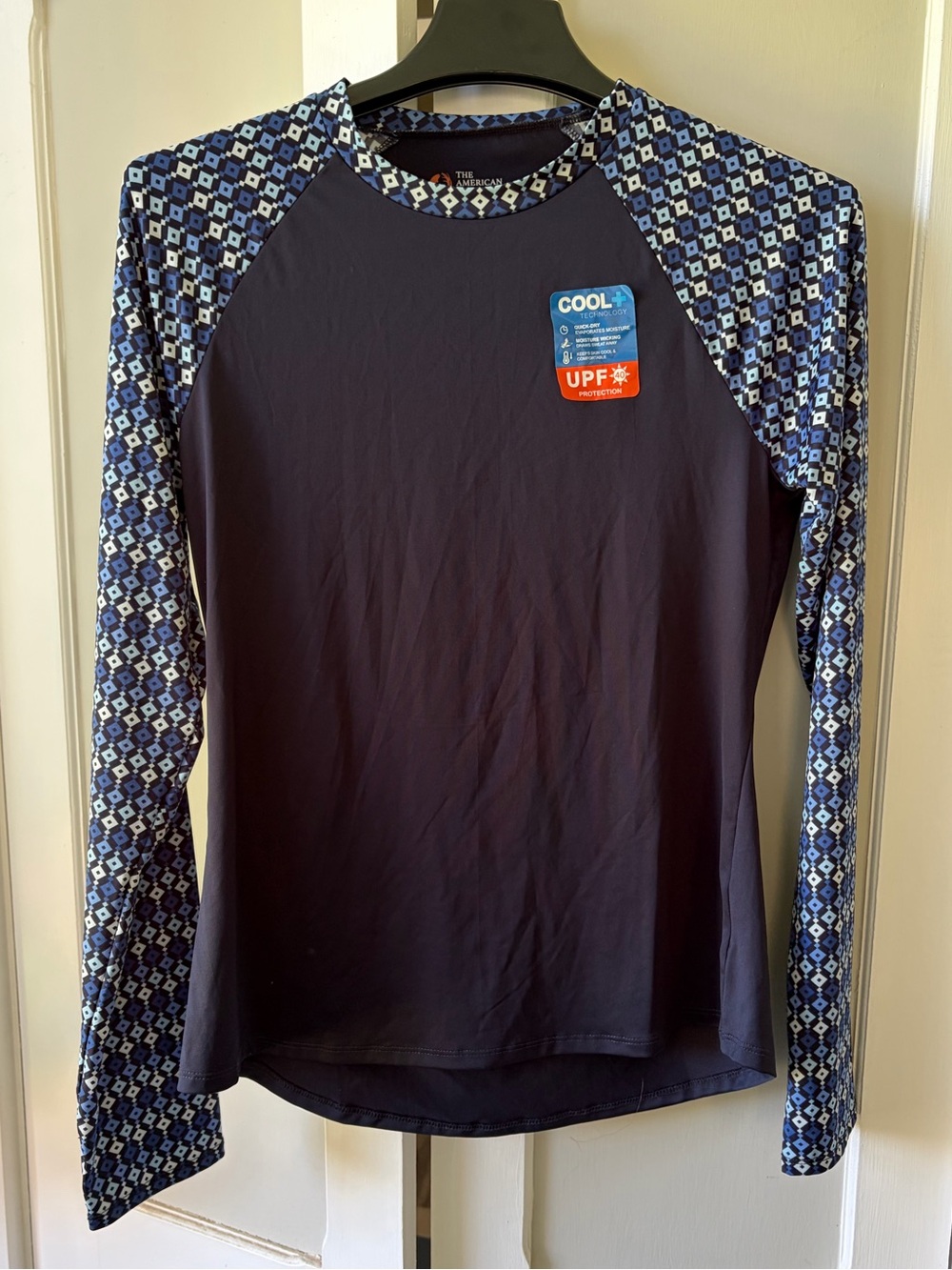 BRAND NEW The American Outdoorsman Medium Sun/Swim Shirt